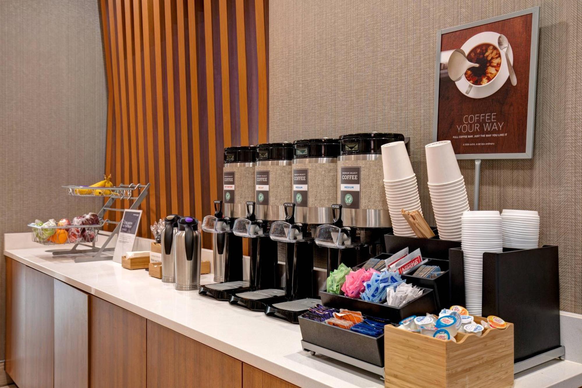 奥兰治堡万豪春丘套房酒店 外观 照片